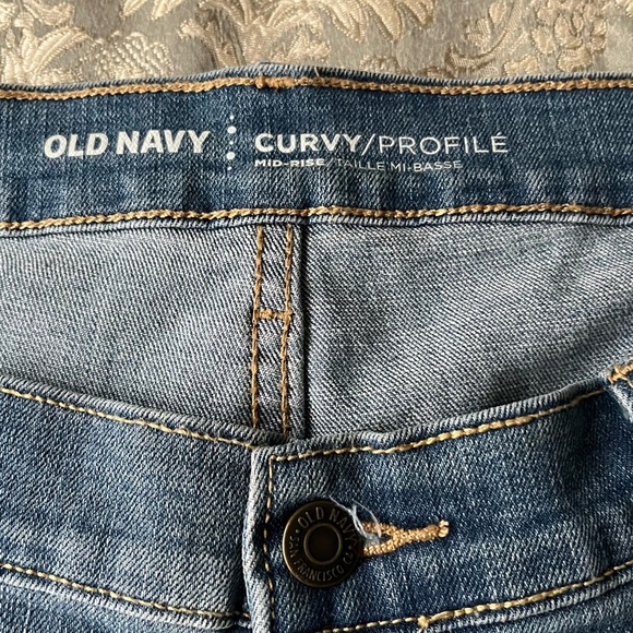 NWOT Old Navy Women’s Blue Jeans 14 Short Mid Rise Flair Style Curvy/Profile - Picture 3 of 8